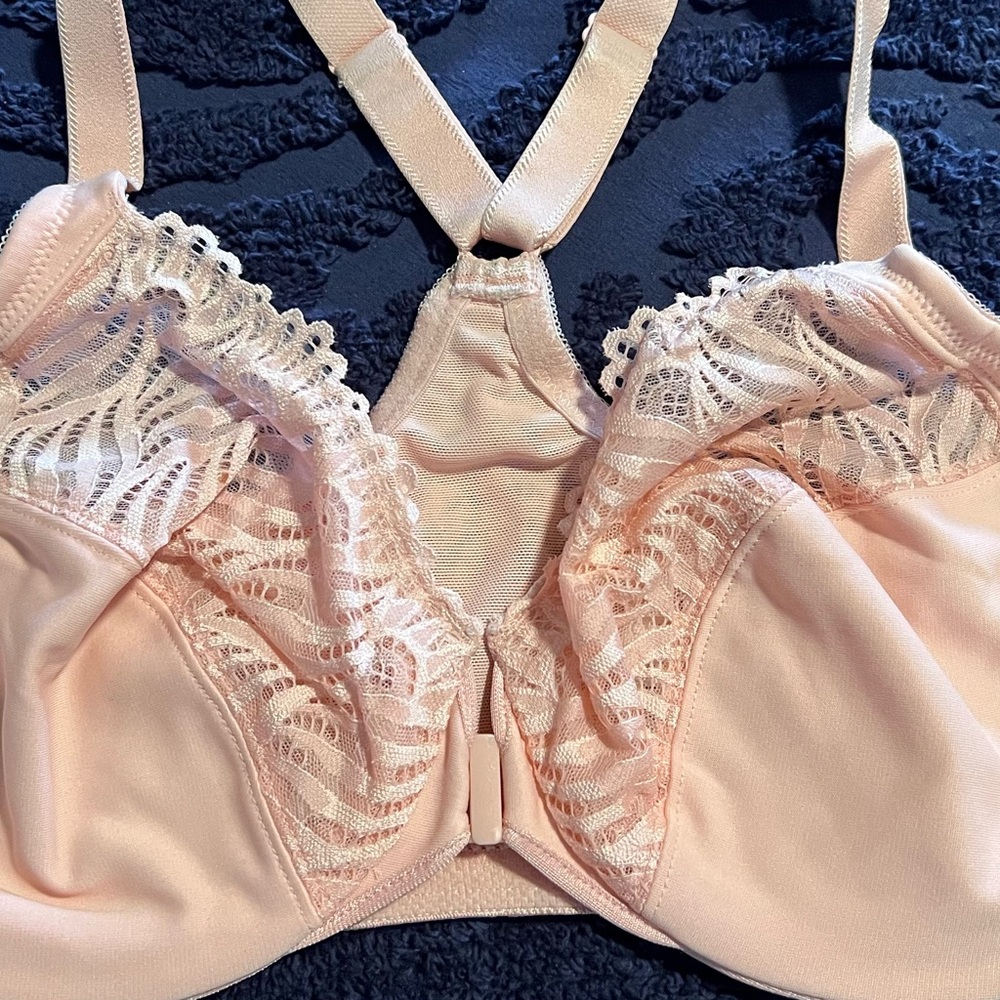 Glamorise T back Lace Detail Bra in Light Pink
